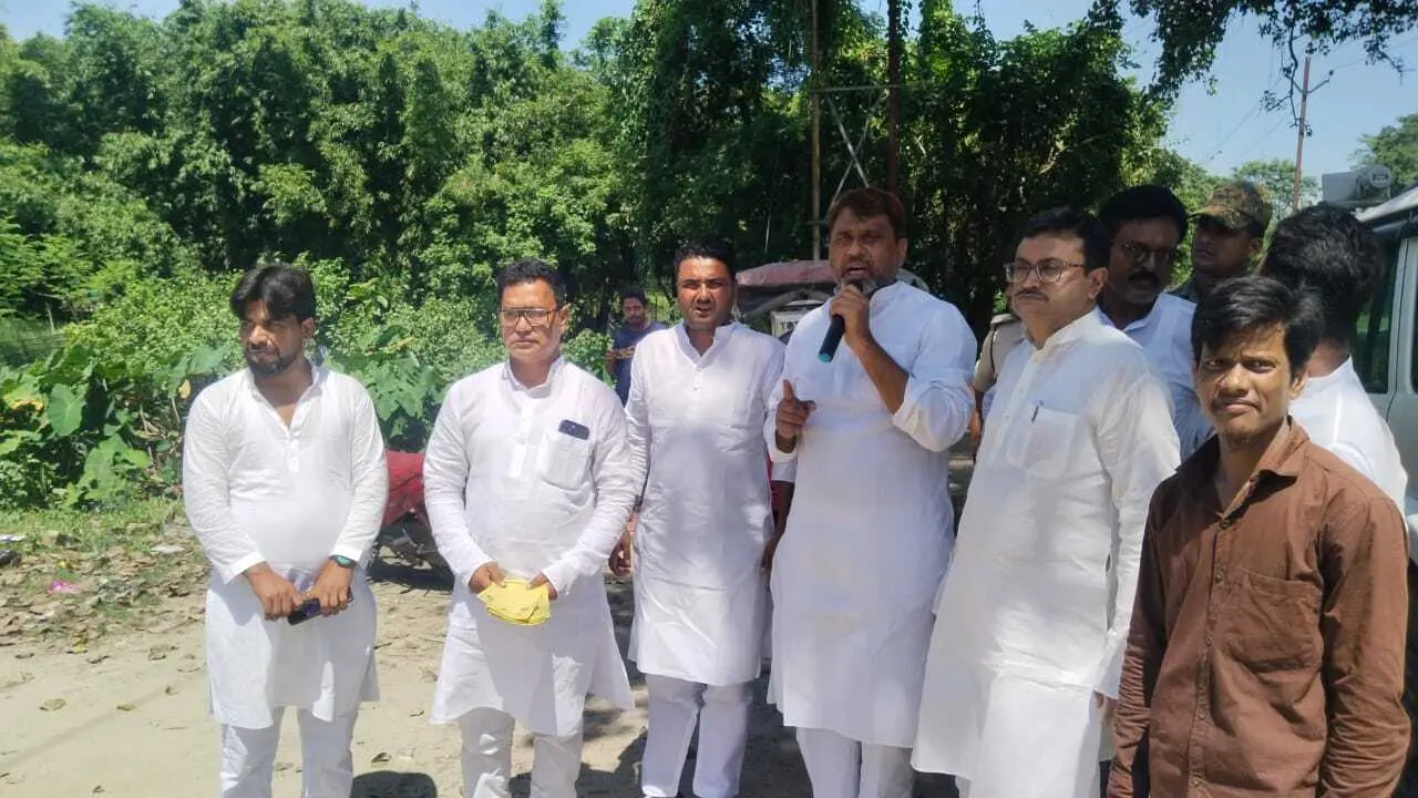 नुक्कड़ रैली में विधायक अख्तरूल ने कहा वक्फ बोर्ड संशोधन बिल शरियत पर है हमला