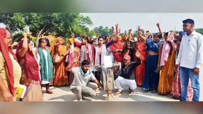 Chhapra News : जीविका के सदस्यों ने अपनी मांगों को ले मुख्यमंत्री का किया पुतला दहन