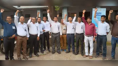 Bokaro news: मांगों को लेकर शिक्षकों ने काला बैज लगाकर किया कार्य