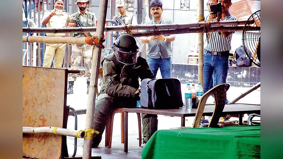 आरजी कर में लावारिस बैग से बम का आतंक