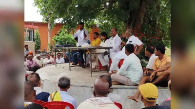 भूमि सर्वेक्षण सभा का किया बहिष्कार