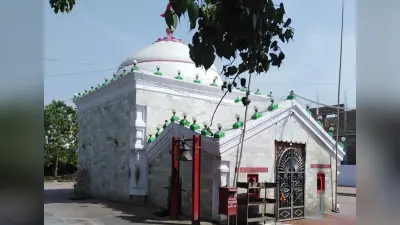 श्री उग्रतारा मंदिर न्यास समिति सचिव ने पूर्व के सचिव व कोषाध्यक्ष पर दर्ज कराया मामला