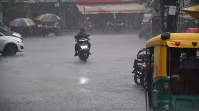 Bokaro news: रुक रुक होती रही बारिश, जनजीवन प्रभावित