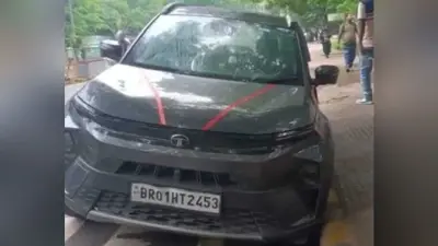 रोड किनारे फोटोकॉपी की दुकान चला रही महिला को कार ने कुचला, मौत