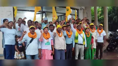 Jamshedpur News : करनडीह में सेंगेल के कार्यकर्ताओं ने किया आत्मदाह का प्रयास, पुलिस ने रोका
