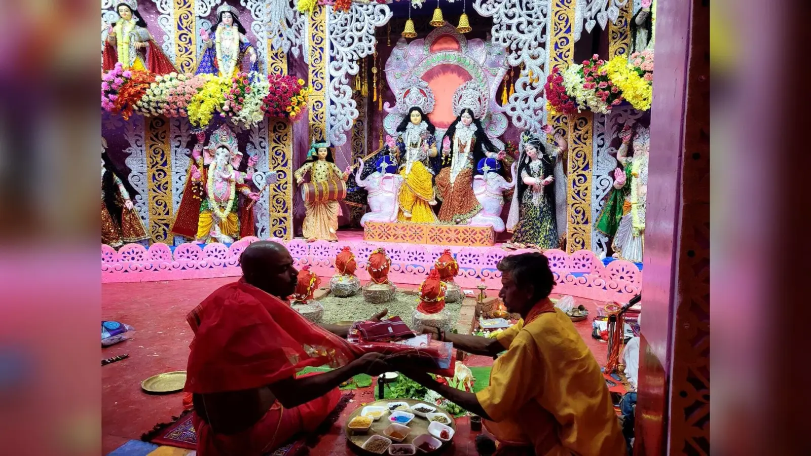 Madhubani News. वेदमंत्रों के साथ 11 दिनी देवराज इंद्रपूजनोत्सव की हुई शुरुआत