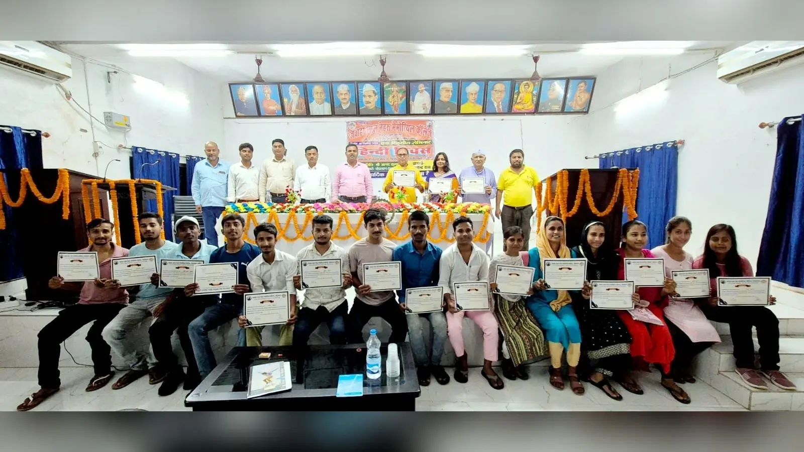 Motihari News : हम सभी को हिंदी से अपनी पहचान बनाने की जरूरत