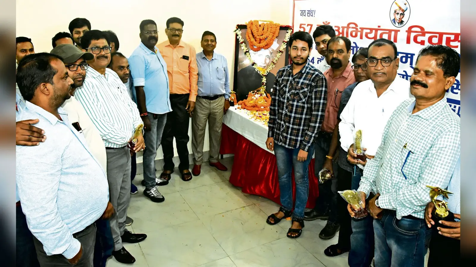 DHANBAD NEWS : मोक्षगुंडम विश्वेश्वरैया की जयंती पर विभिन्न जगहों पर मना इंजीनियर्स डे
