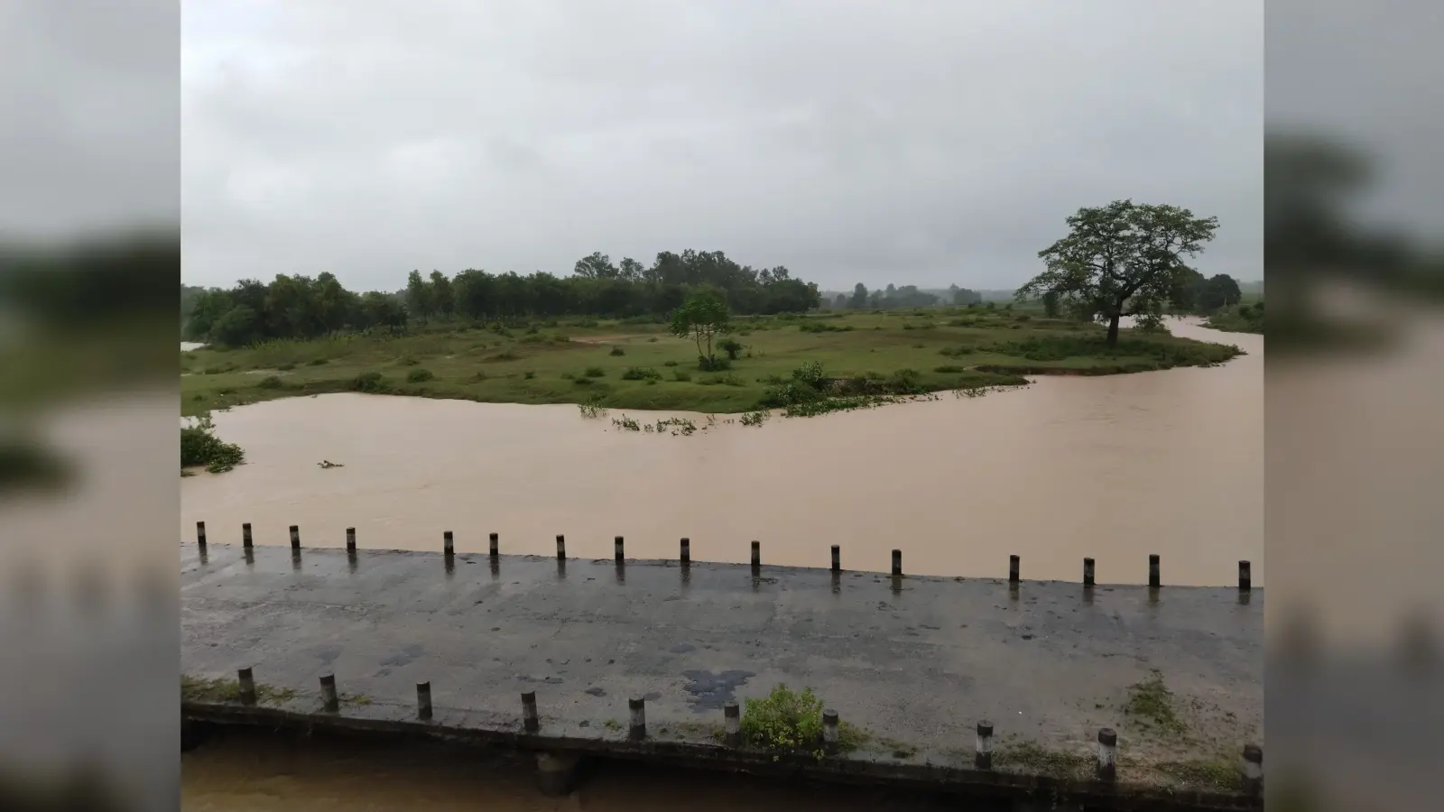 इचाक में टमाटर और आलू की फसल खराब, कई कच्चे घर गिरे