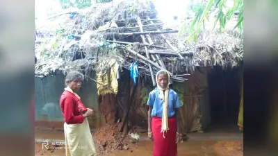कुंडहित में बारिश से दो घर क्षतिग्रस्त, टूटे तार