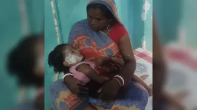बाइक की ठोकर से बच्ची अचेत, रेफर.