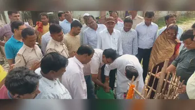 धरहरा पंचायत भवन में एक पेड़ मां के नाम अभियान
