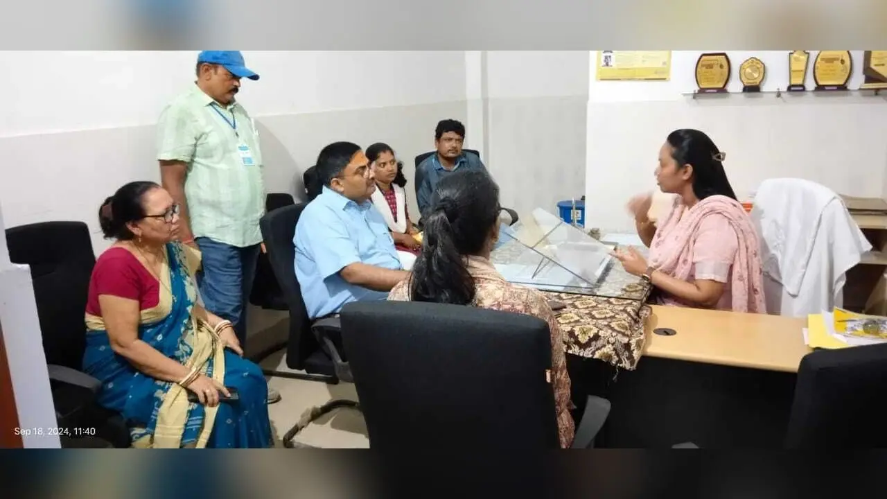 बीडीओ ने बहादुरगंज पीएचसी का किया गहन निरीक्षण