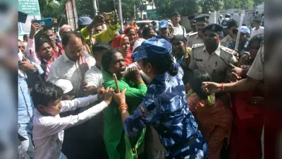 सदर अस्पताल के आसपास जलजमाव, वार्ड में मच्छरों का डेरा