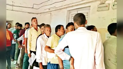 Chhapra News : शिविर में कागजात जमा करने की मची होड़