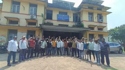 Jamshedpur News : त्रिपक्षीय वार्ता विफल, कर्मियों ने किया प्रदर्शन