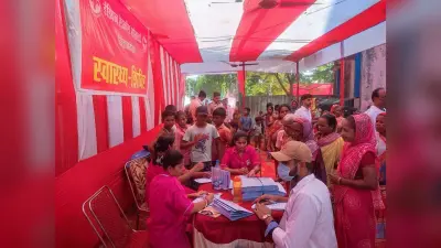 राज्यपाल को देखने उमड़ी ग्रामीणों की भीड़, मेडिकल किट पाकर फूले नहीं समा रहे थे आदिवासी परिवार के लोग