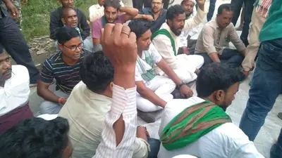 Bokaro News: झामुमो ने रैयत-मजदूरों की विभिन्न मांगों को लेकर वेदांता इलेक्ट्रोस्टील के गेट को किया जाम