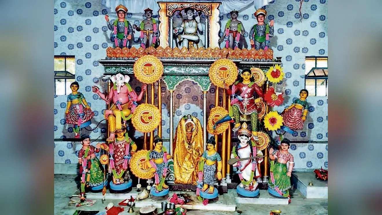 400 वर्षों से होती है लकड़ी से बनी मूर्ति की पूजा