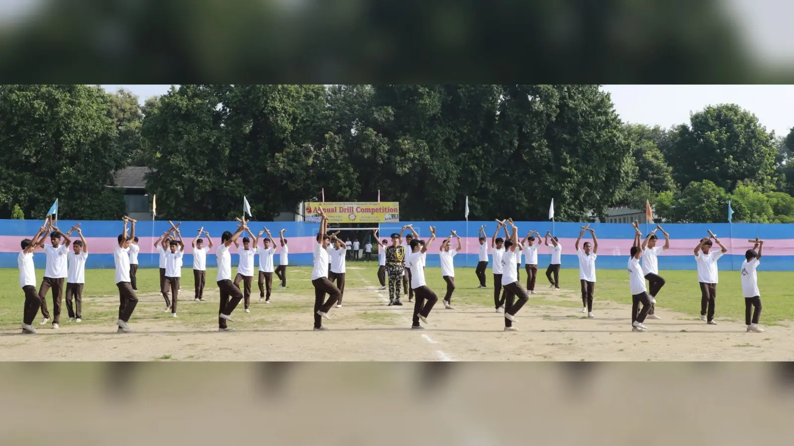 वार्षिक ड्रिल में आरके मिशन के छात्रों ने किया कदमताल