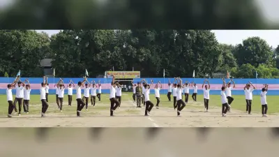वार्षिक ड्रिल में आरके मिशन के छात्रों ने किया कदमताल