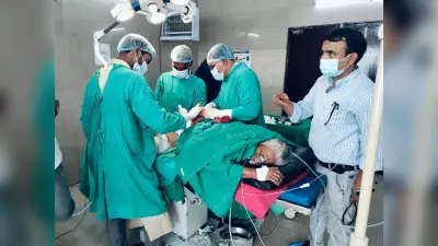 Bokaro News: सदर अस्पताल में आयुष्मान योजना से बाइपोलर हेमी आर्थ्रोप्लास्टी सर्जरी