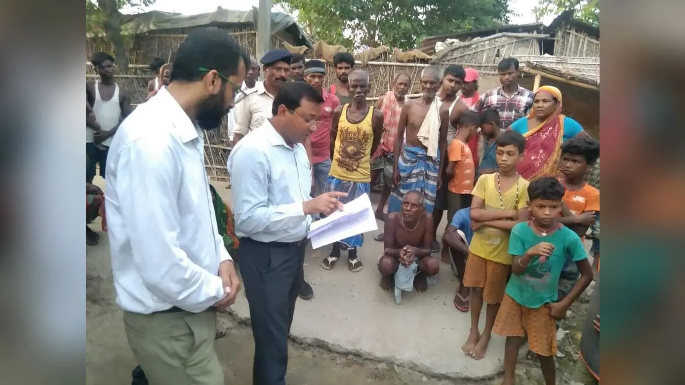 आयुष्मान व राशन कार्ड के ई केवाईसी कार्य का एसडीएम ने लिया जायजा