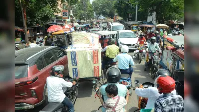 शहर में हर तरफ जाम, लोग के छूटे पसीने
