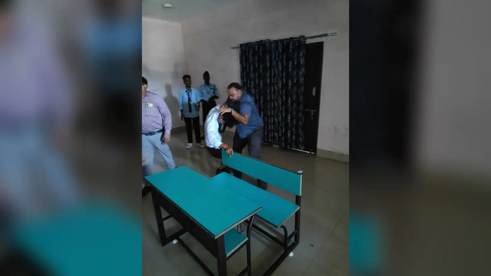 पॉलिटेक्निक कॉलेज के प्राचार्य पर गाली-गलौज व मारपीट का आरोप लगा छात्रों ने चार घंटे तक किया फोरलेन जाम