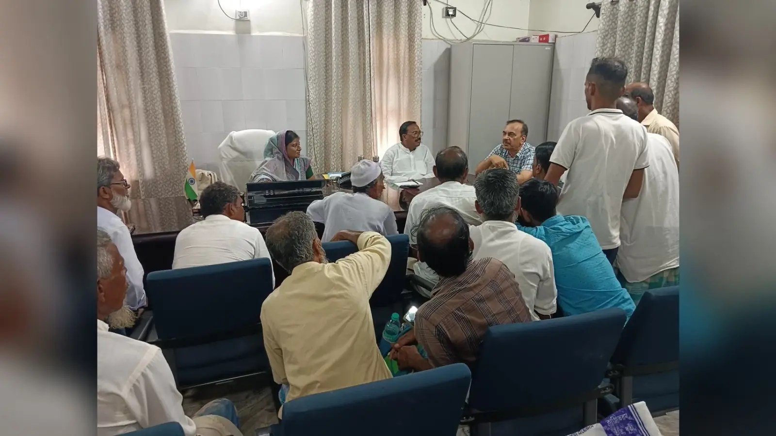 जिप अध्यक्ष व बंदोबस्त पदाधिकारी ने सुनी लोगों की सर्वे से जुड़ी समस्याएं