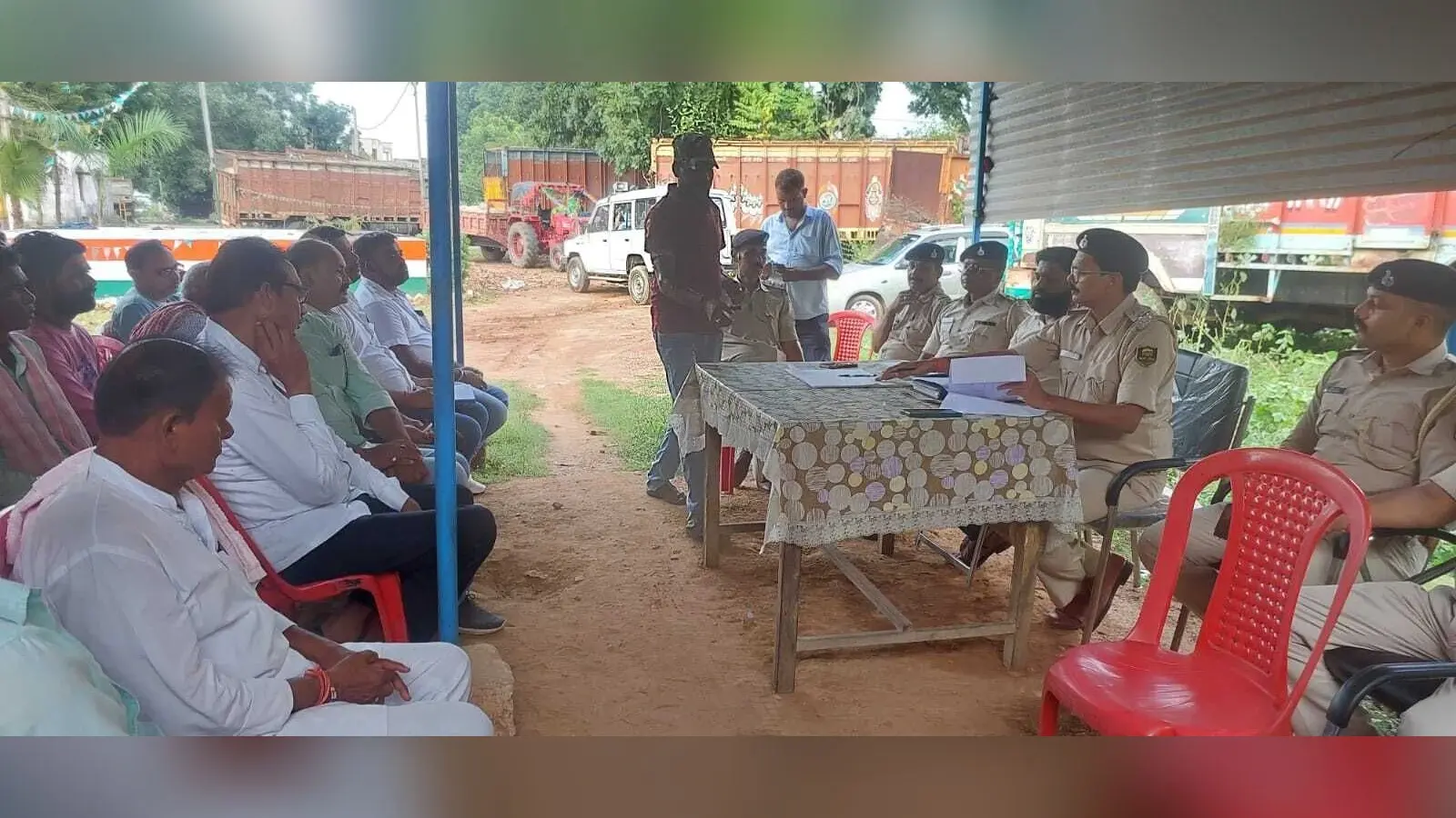 मंदिर में प्रवेश व निकासी के लिए बनाना है अलग अलग द्वार