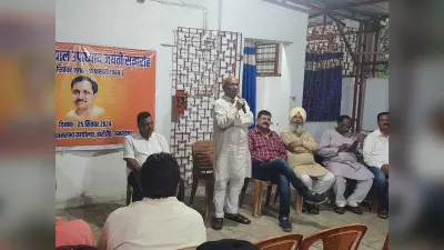 Jamshedpur News : राजनीति को सेवा का माध्यम बनायें, व्यवसाय का नहीं : सरयू राय