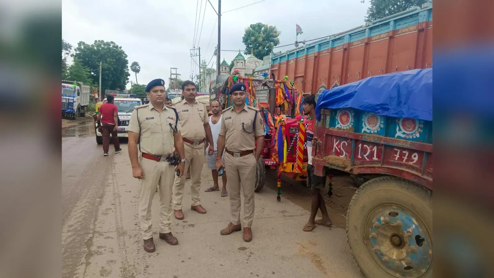 बिहटा में बालू लदे चार वाहन किये गये जब्त, चालक फरार