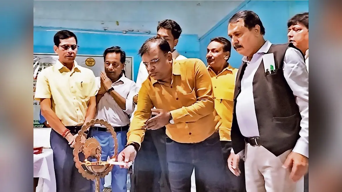 Gopalganj News : शहर और गांव को स्वच्छ बनाने में आप भी अपनी भूमिका का निर्वहन करें : डीडीसी