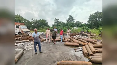 Bokaro News: कबाड़ी गोदाम से 200 खाली ऑक्सीजन सिलिंडर जब्त