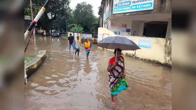 जल निकासी की व्यवस्था नहीं, पीजेएमसीएच परिसर तालाब में तब्दील