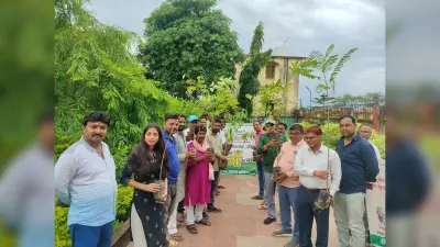 एक पेड़ मां नाम कार्यक्रम के तहत पौधे लगाकर लोगों को किया गया जागरूक