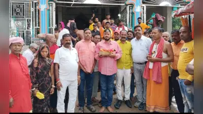बटिया स्थित बाबा झुमराज मंदिर की नई कमेटी गठित