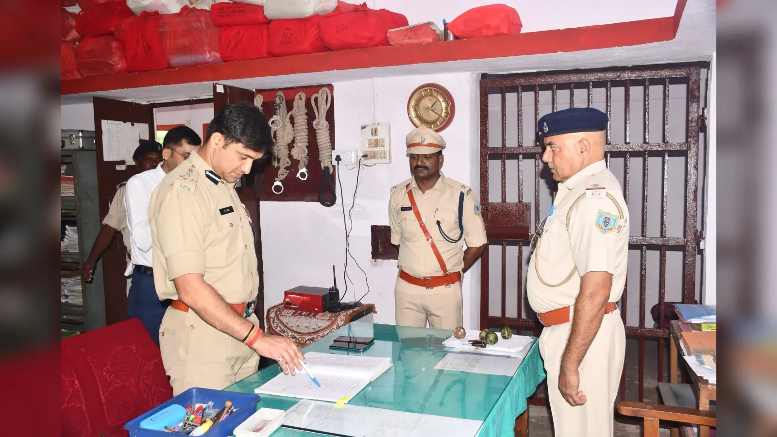 Bokaro News: अपराध पर विशेष नजर रखें पुलिस अधिकारी : डीआइजी