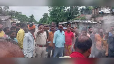 बिजली मिस्त्री की मौत मामले में परिजनों ने किया रोड जाम