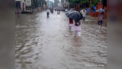 लगातार बारिश से बिगड़ी शहर की सूरत, गली मोहल्ला में जमा पानी