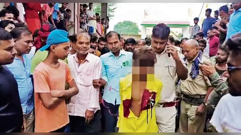 HAJIPUR NEWS : पातेपुर में चोर की लोगों ने की पिटाई, पुलिस से नोकझोंक