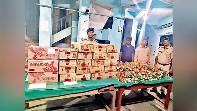 शराब लदा ट्रक व लाइनर की स्कॉर्पियो जब्त, दो गिरफ्तार