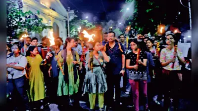 जूनियर डॉक्टरों ने जगह जगह निकाली मशाल रैली