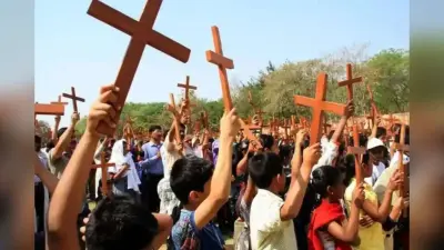Hindu: यूपी में धर्मांतरण का खेल, 12 हिंदू परिवारों को बनाया ईसाई, शादी का लालच…