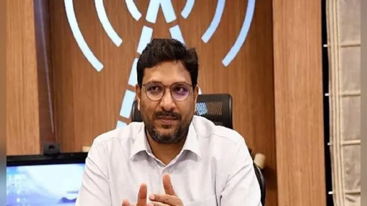 बिहार के IAS संजीव हंस की काली कमाई खपा रहे थे उनके करीबी, ED रेड में धराया करोड़ों के खेल का सच
