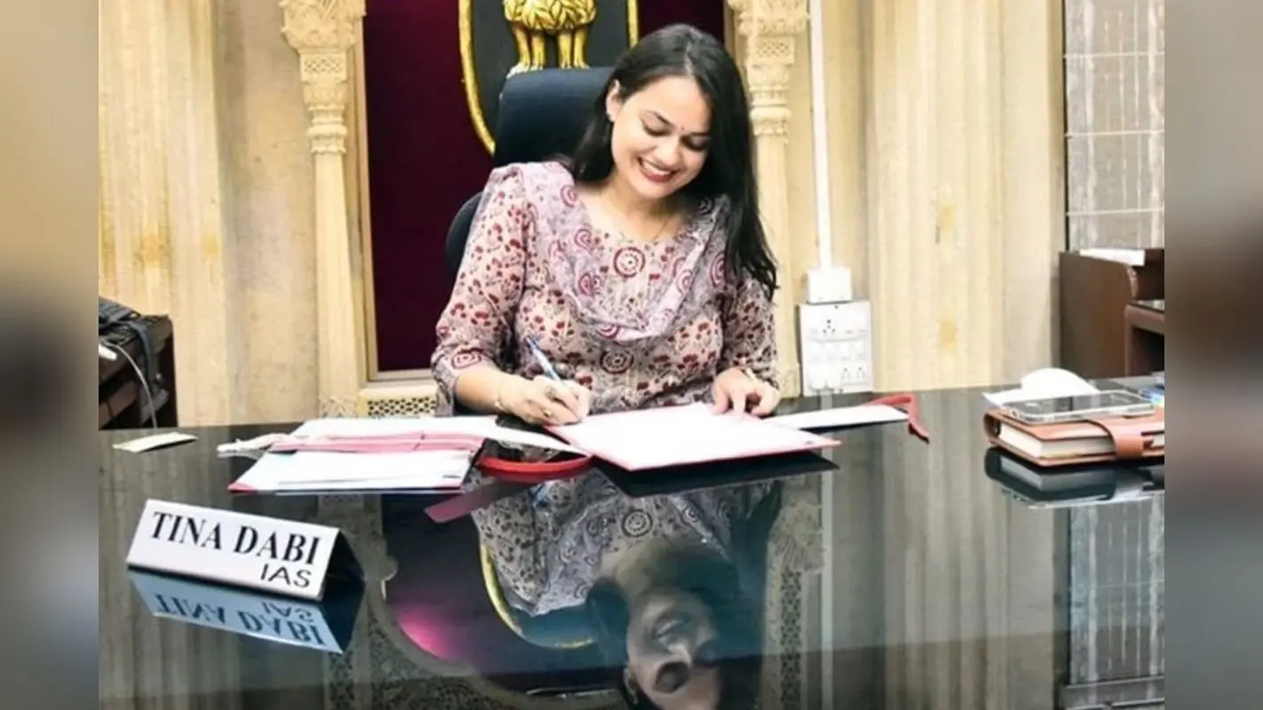 राजस्थान में 108 IAS अधिकारियों का ट्रांसफर, जानें टीना डाबी को क्या मिली नई जिम्मेदारी?