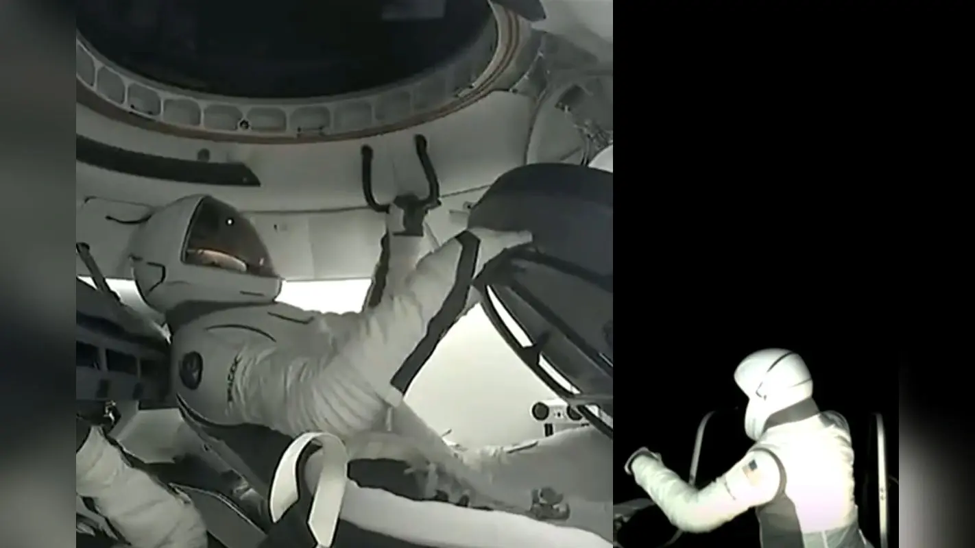 Spacewalk: अरबपति इसाकमैन ने रचा इतिहास, अंतरिक्ष में किया स्पेसवॉक, वीडियो वायरल