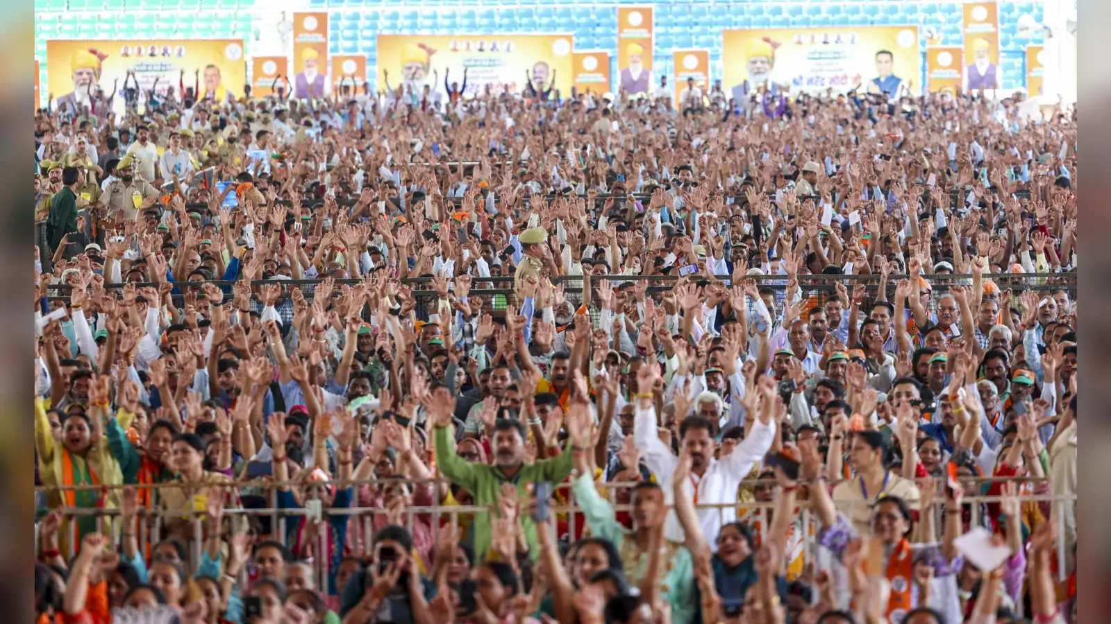 Jammu Kashmir Election: कांग्रेस ने जारी किया मेनिफेस्टो, युवाओं को हर महीने 3500 रुपये तक बेरोजगारी भत्ते का वादा