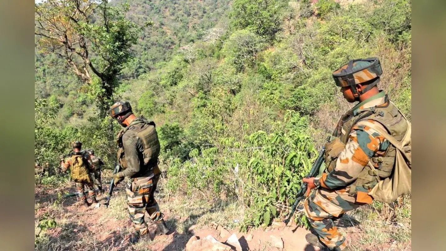 Jammu Kashmir News: आतंकियों से मुठभेड़, कठुआ में दो आतंकी ढेर, किश्तवाड़ में चार जवान घायल